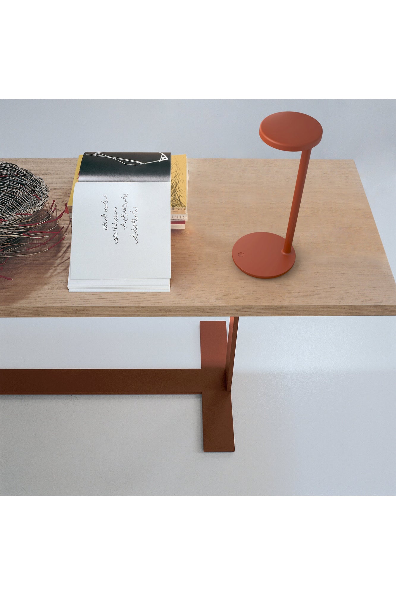 Oblique Qi Table 2700K | White