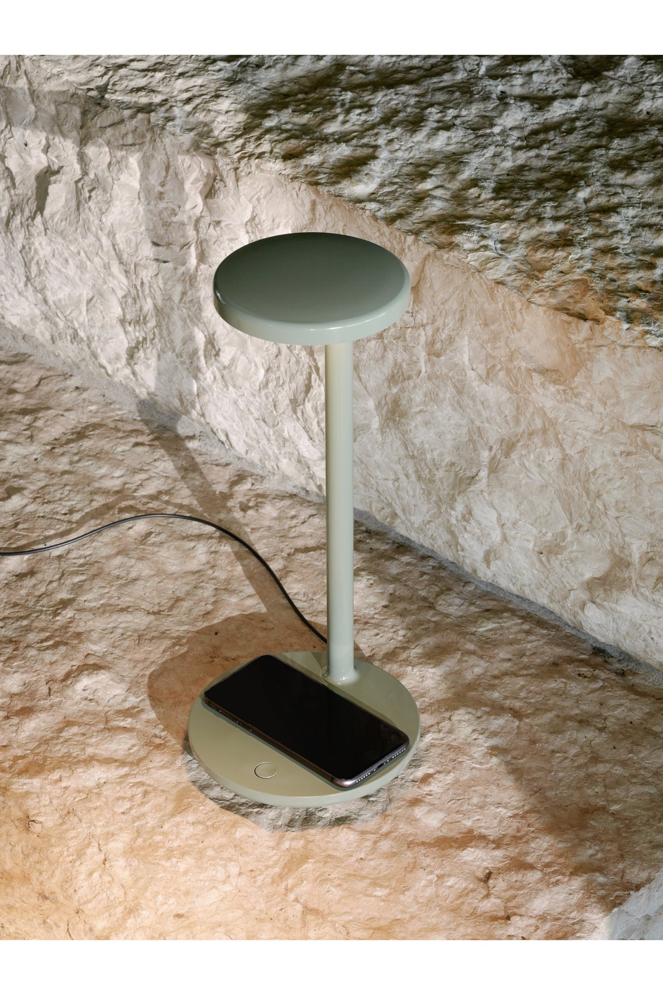 Oblique Qi Table 2700K | White