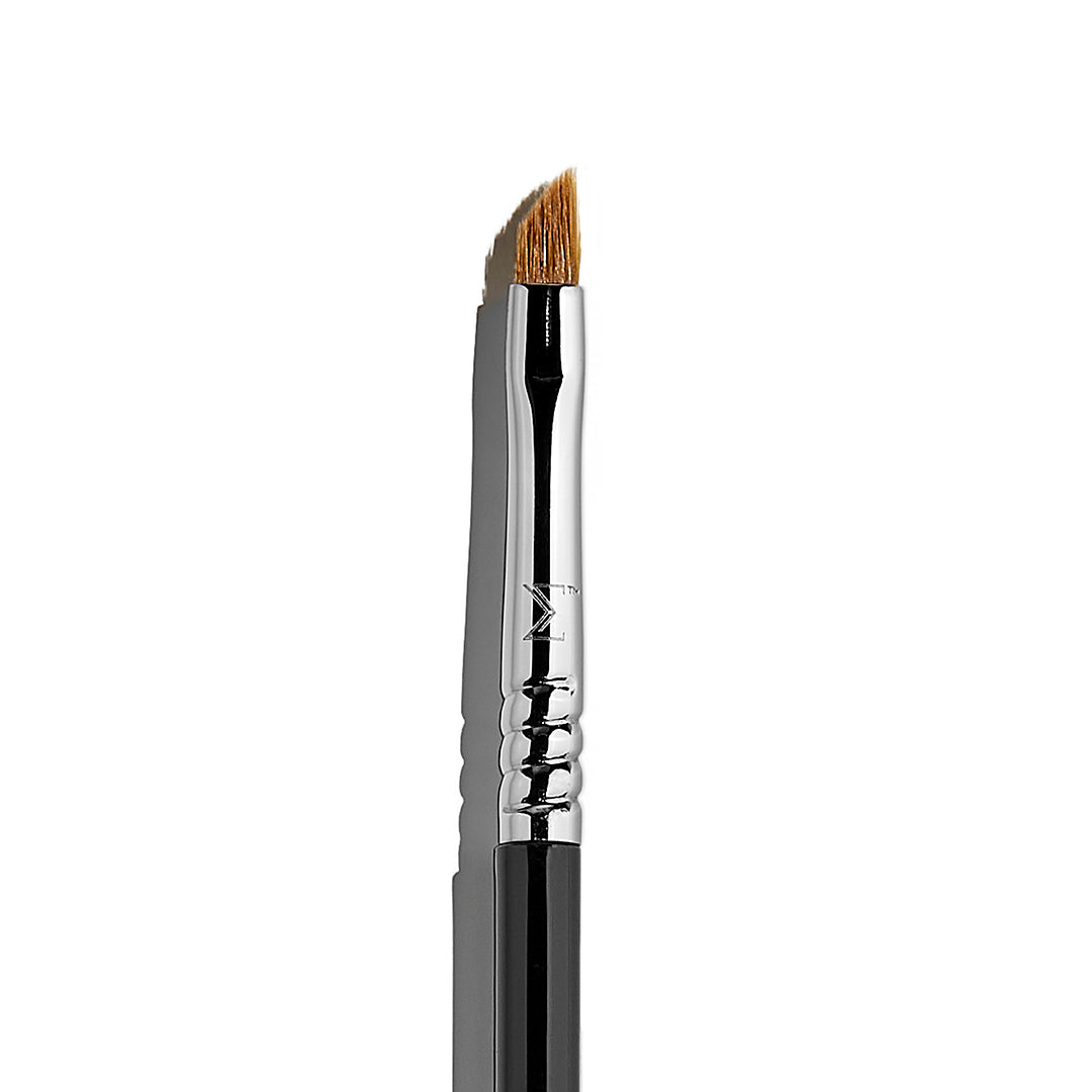 Winged Liner Brush | E06
