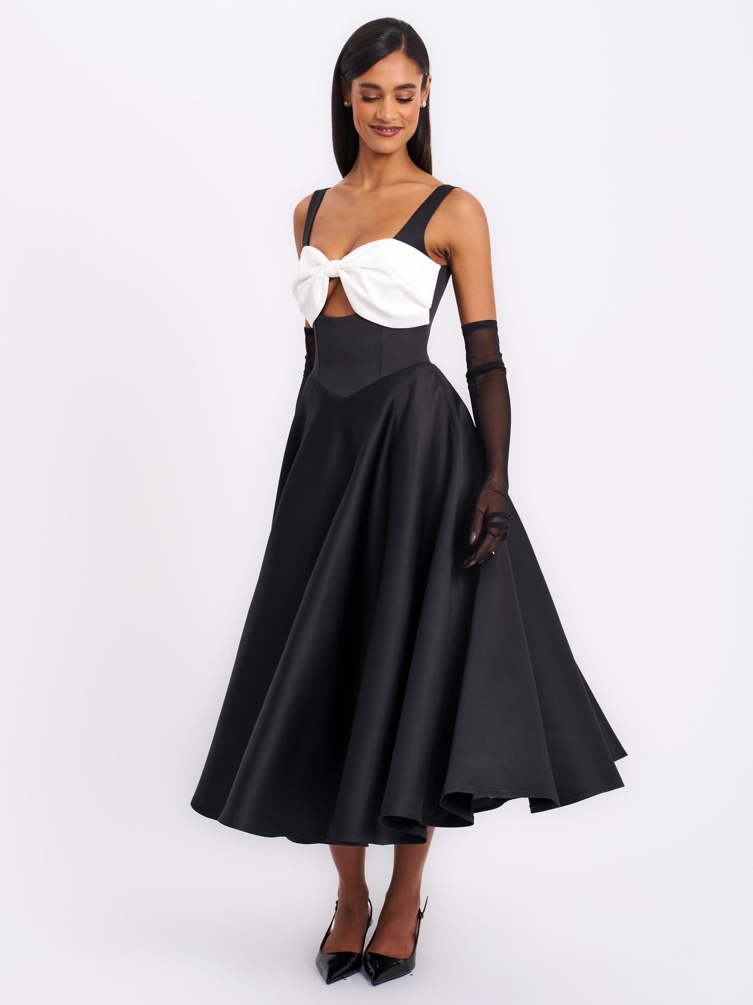 Edda Maxi Gown with White Bow | Black