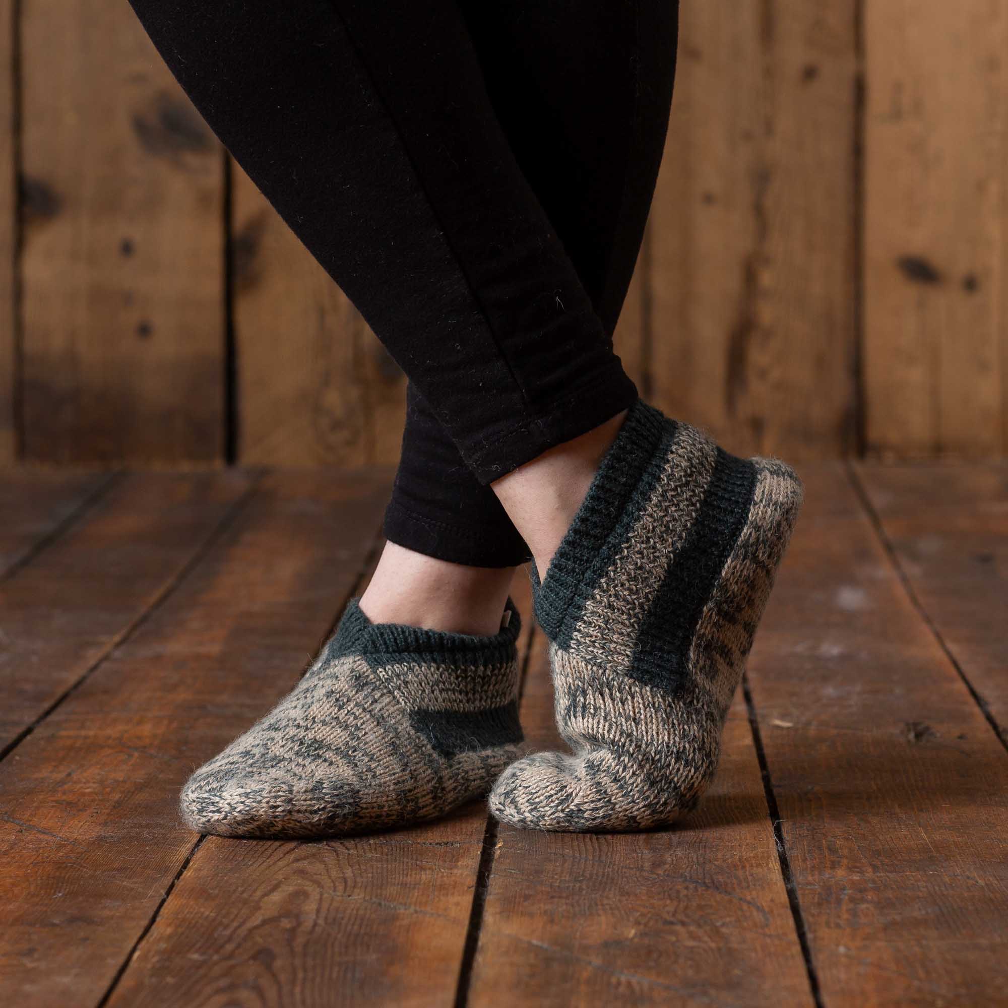 Luna Slippers | Velvet Green/Beige