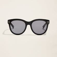 WilshireOversizedRoundSunglasses_Black_Womens_StillLife_1x1_0339.jpg