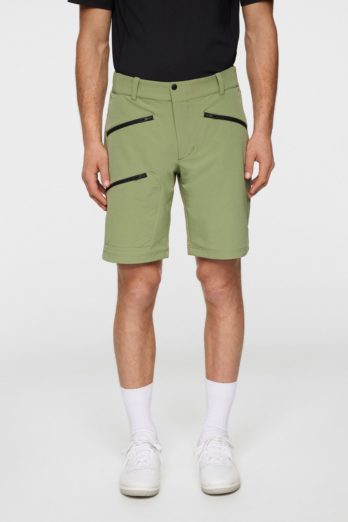 Men | Adrian Softshell Shorts | Oil Green