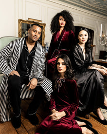 Men's Silk Long Robe in Black and White Bengal Stripe in Black and  White Bengal Stripe in Black#Color_White Bengal Stripe in Black