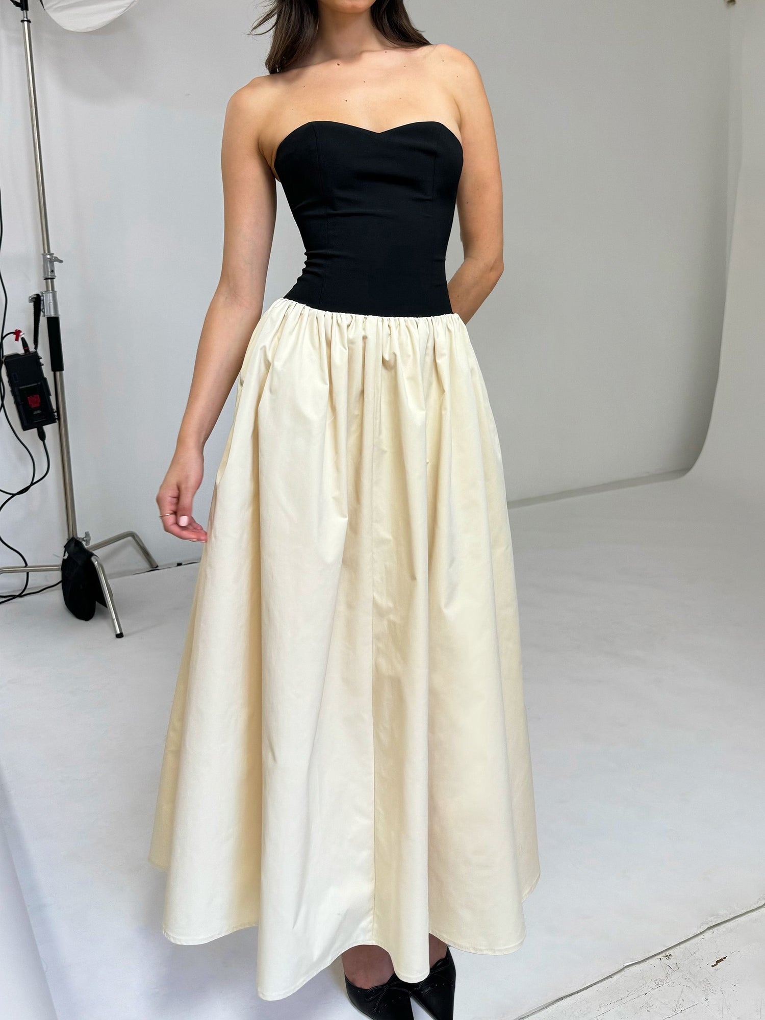 Sana Sweetheart Lace-up Back Drop Waist Maxi Dress | Black/Beige