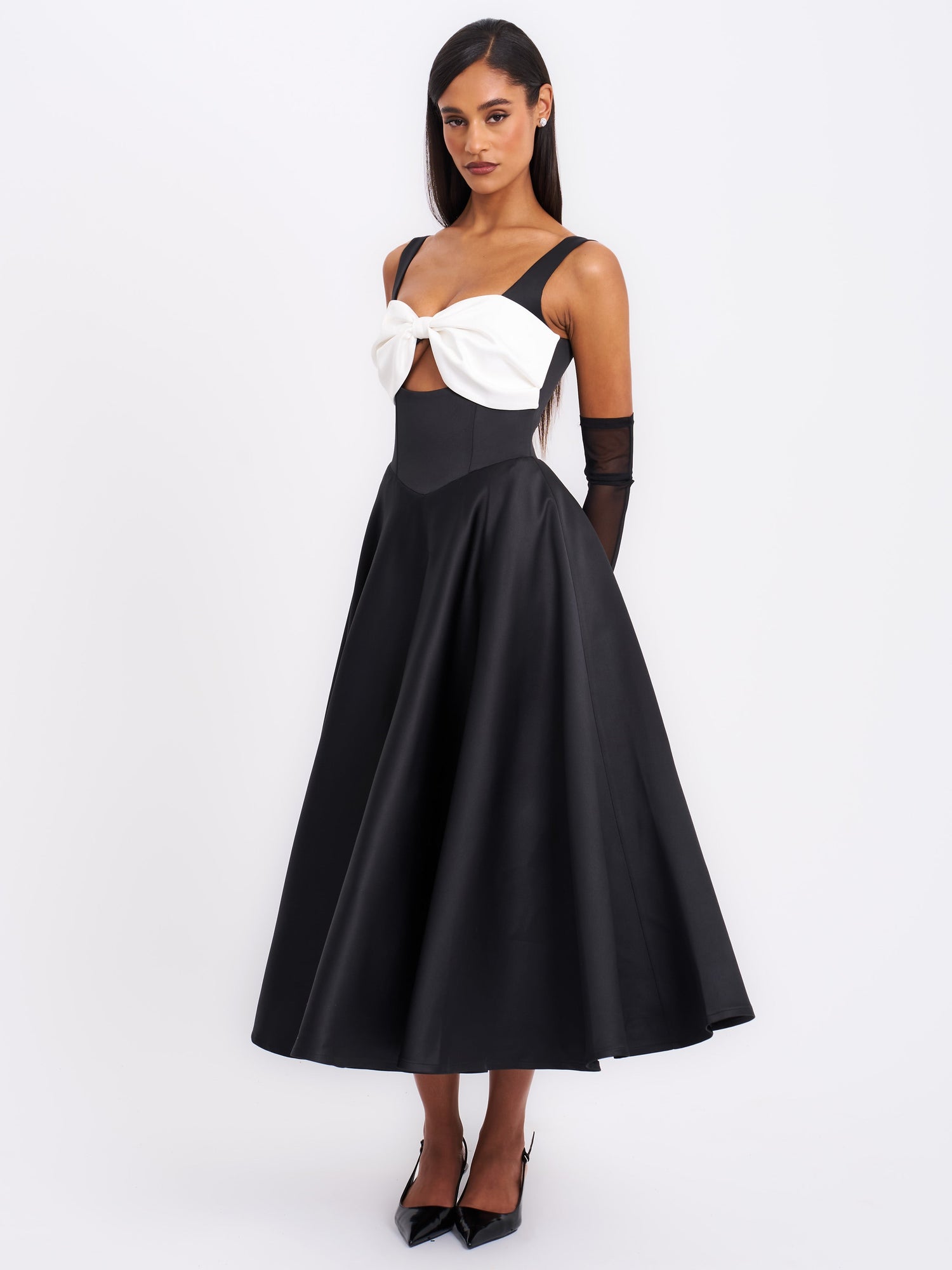 Edda Maxi Gown with White Bow | Black