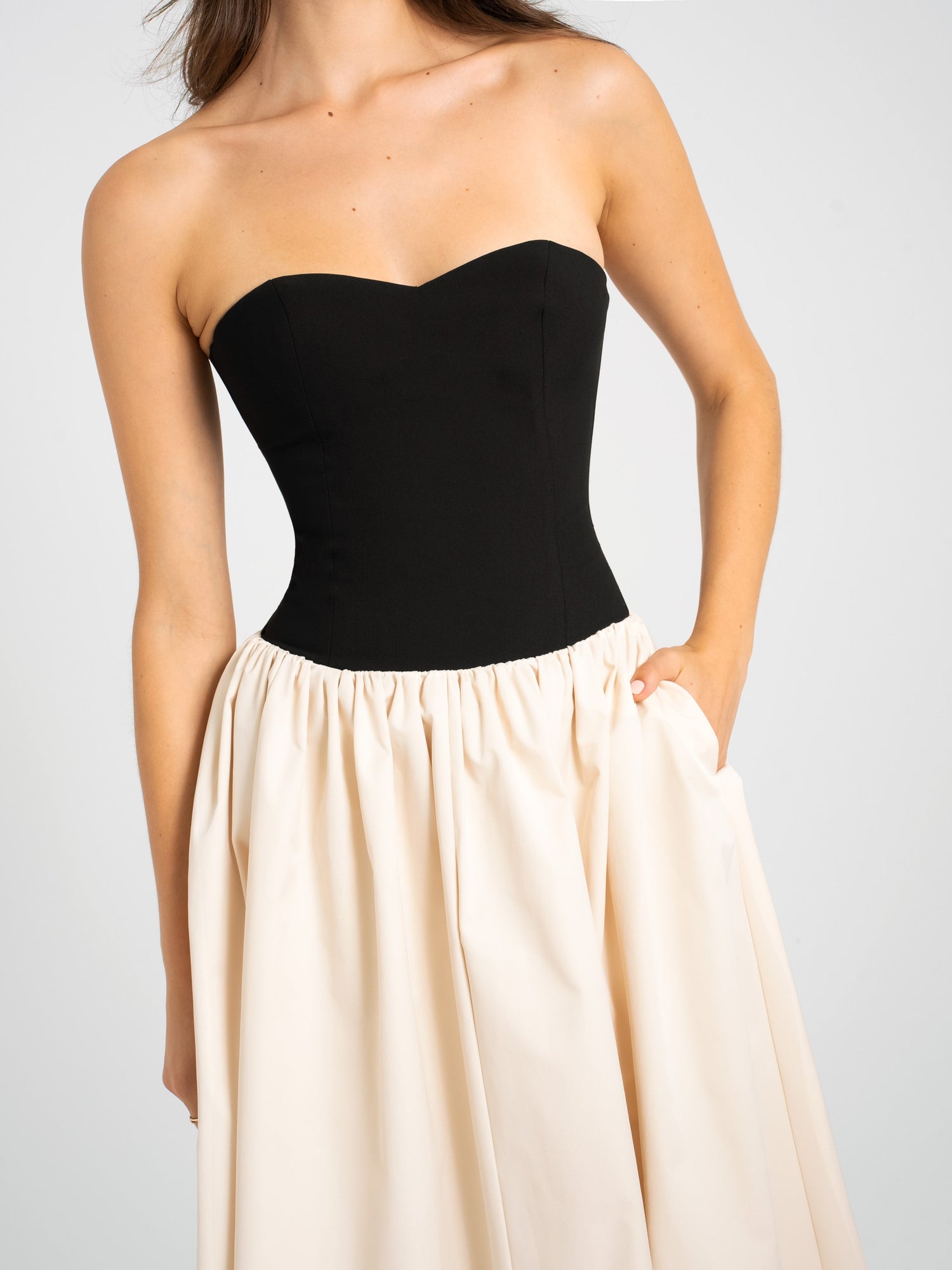 Sana Sweetheart Lace-up Back Drop Waist Maxi Dress | Black/Beige