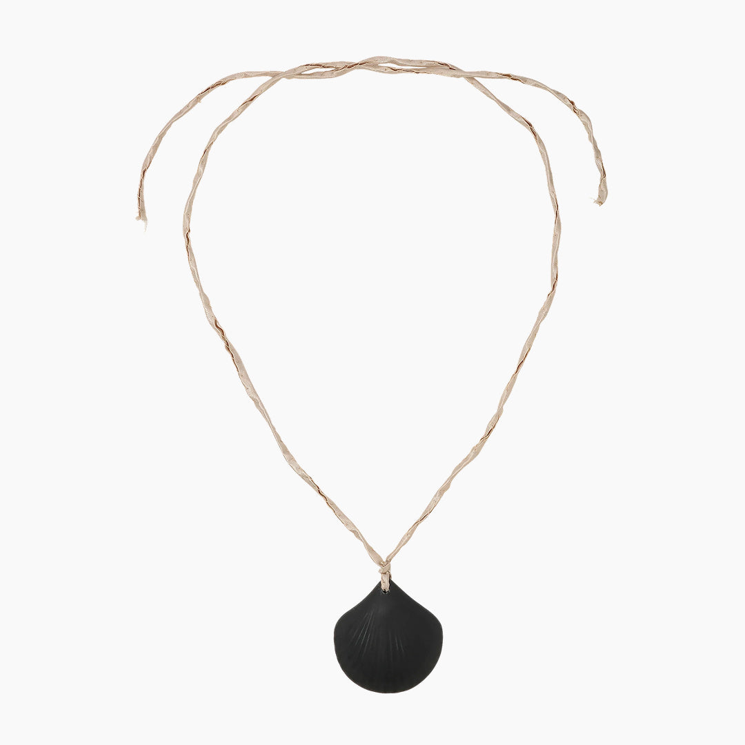 Aster Necklace | Black Ceramic Shell