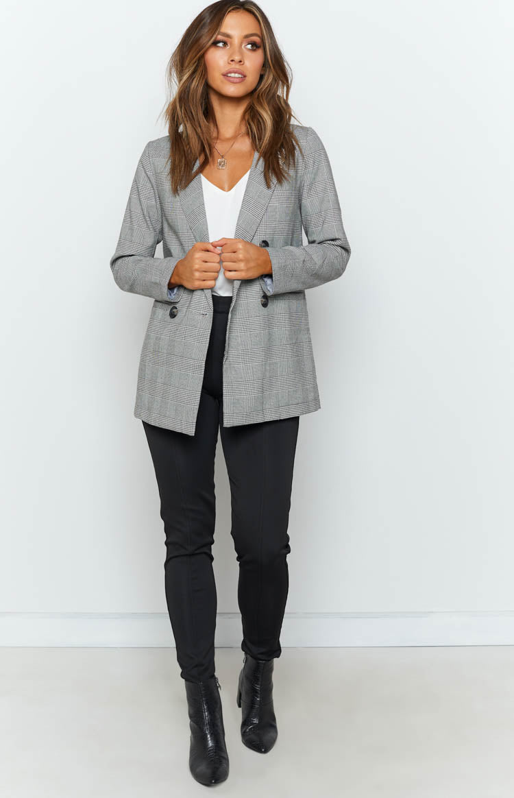 Grey and white Glen plaid double-breasted blazer with notched lapels and long sleeves, hip length