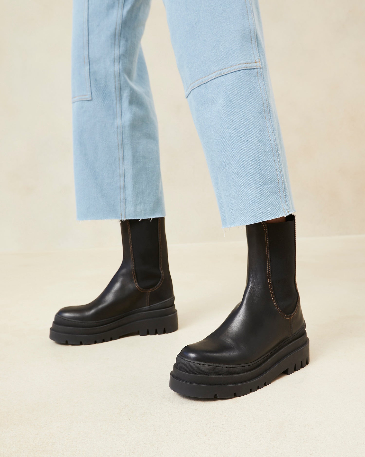 Carlota Chunky Lug Boot | Black/Black