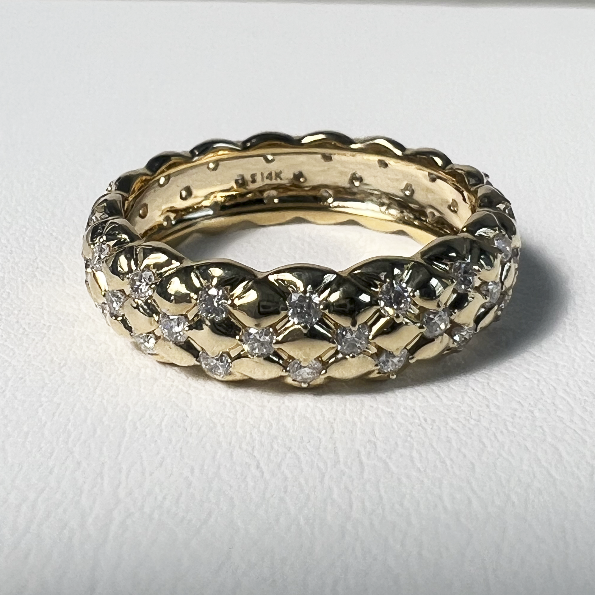 Harbor Lights Ring - V1 | 10K Yellow Gold | Round White Diamond