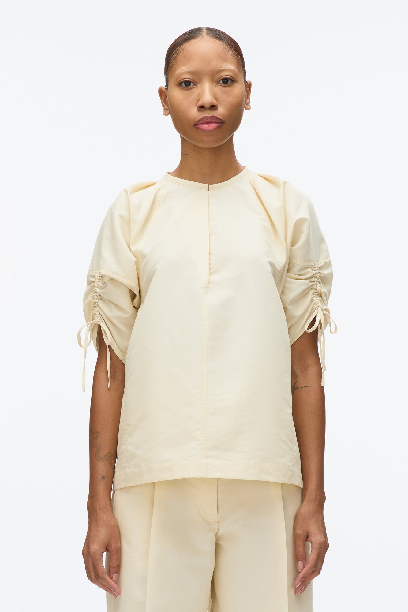 Gathered Sleeve Band Collar Top | Gardenia