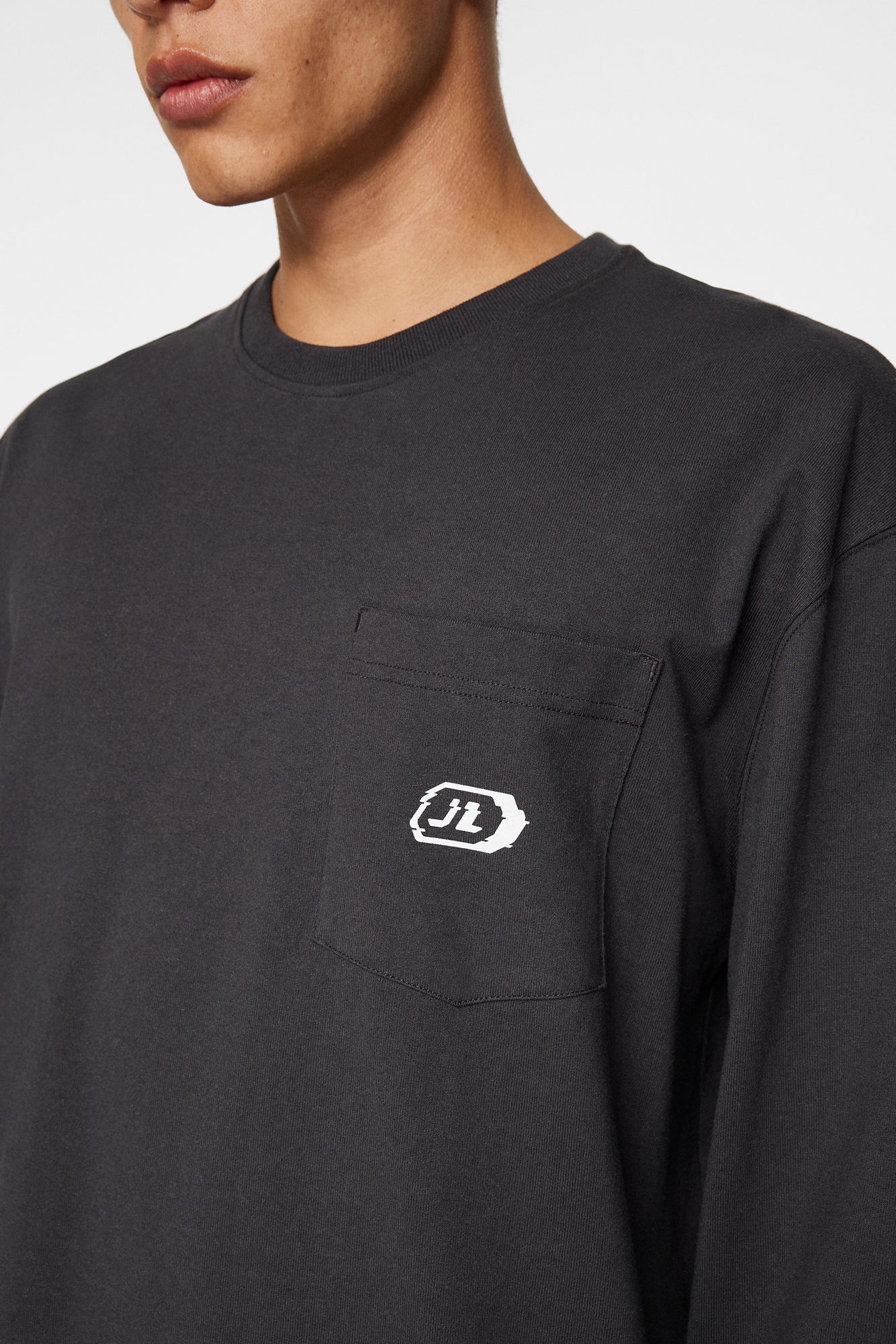 Men | Walsh LS Pocket Tee | Washed Black