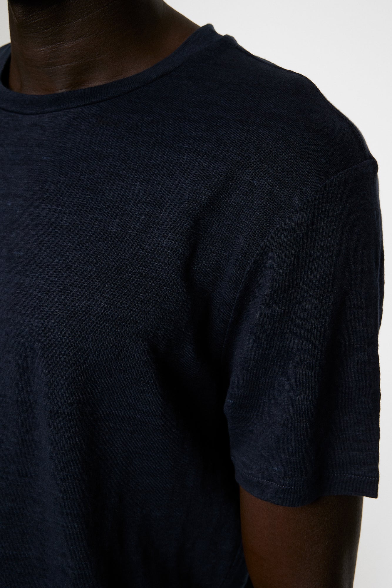 Men | Coma Linen Tee | JL Navy