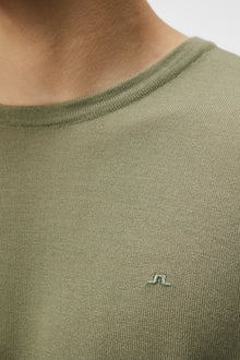 Men | Lyle Light Merino Sweater | Oil Green