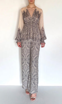 Hemant And Nandita | Chavi Viscose Flat Chiffon Gathered Top | Eggshell