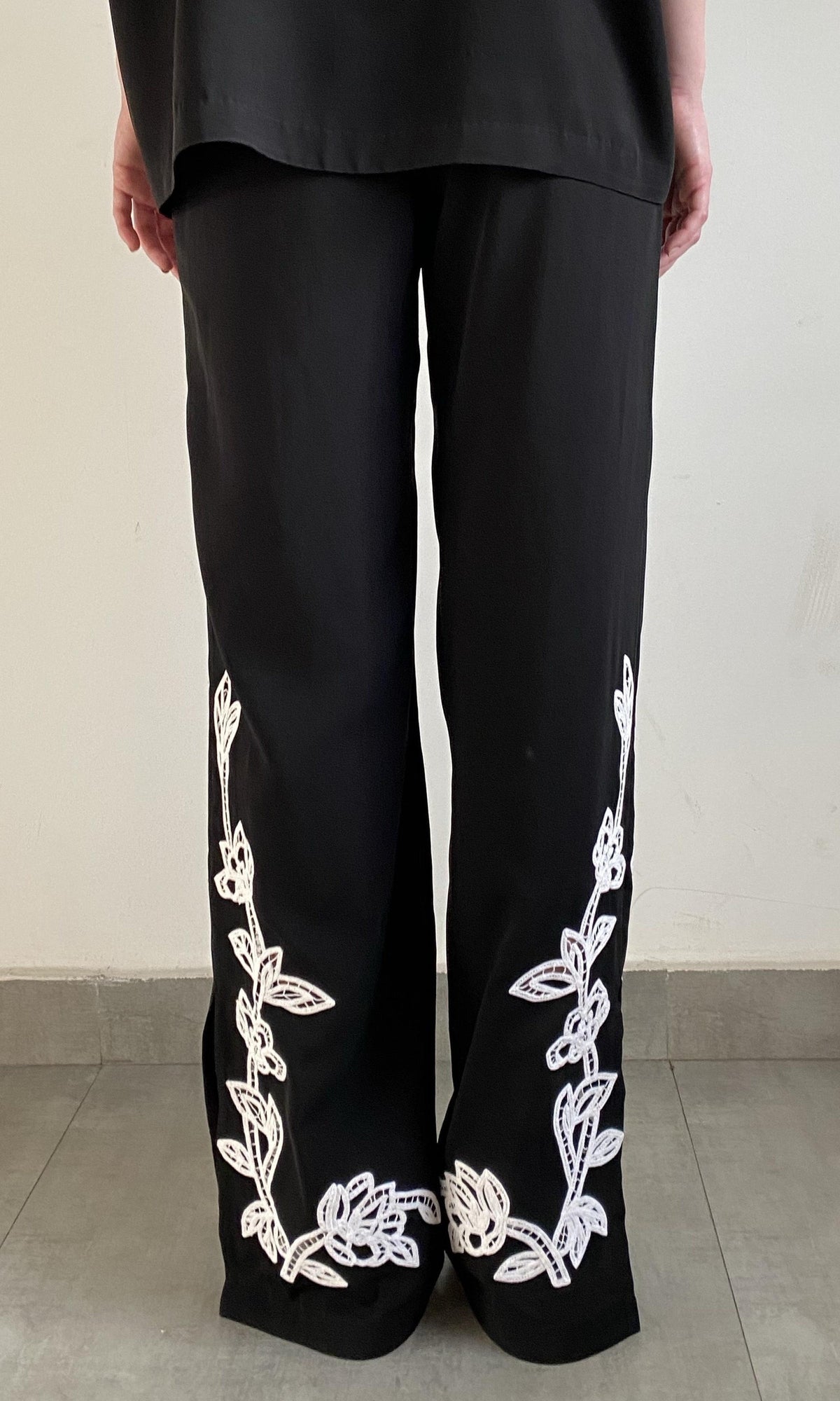 Womens | Daha Polyester Crepe Pants | Black White
