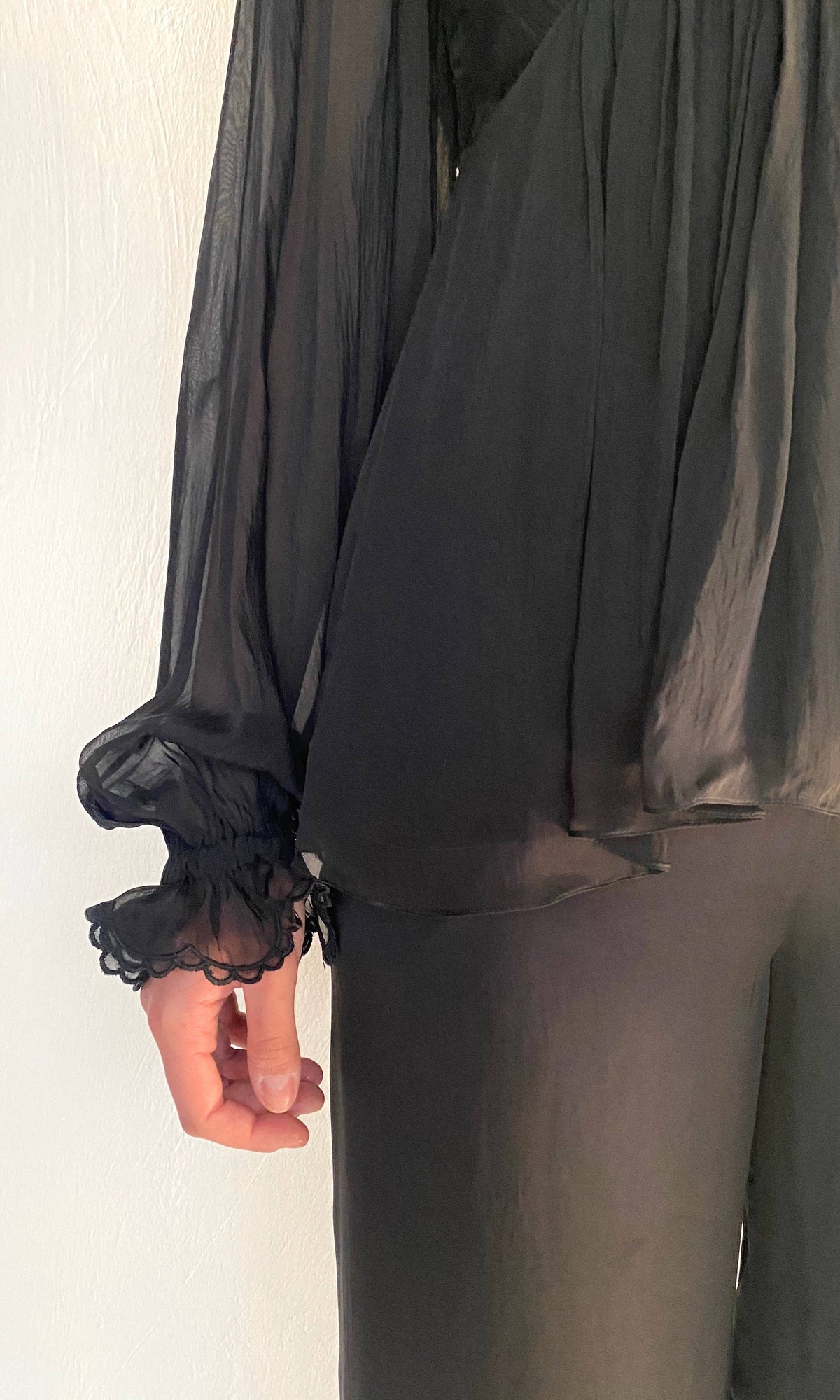 Hemant And Nandita | Johi Viscose Flat Chiffon Gathered Top | Black