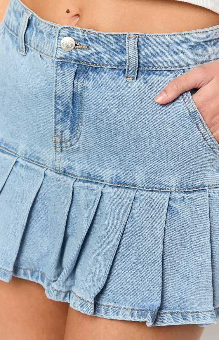 Julia Pleated Denim Mini Skirt | Light Wash