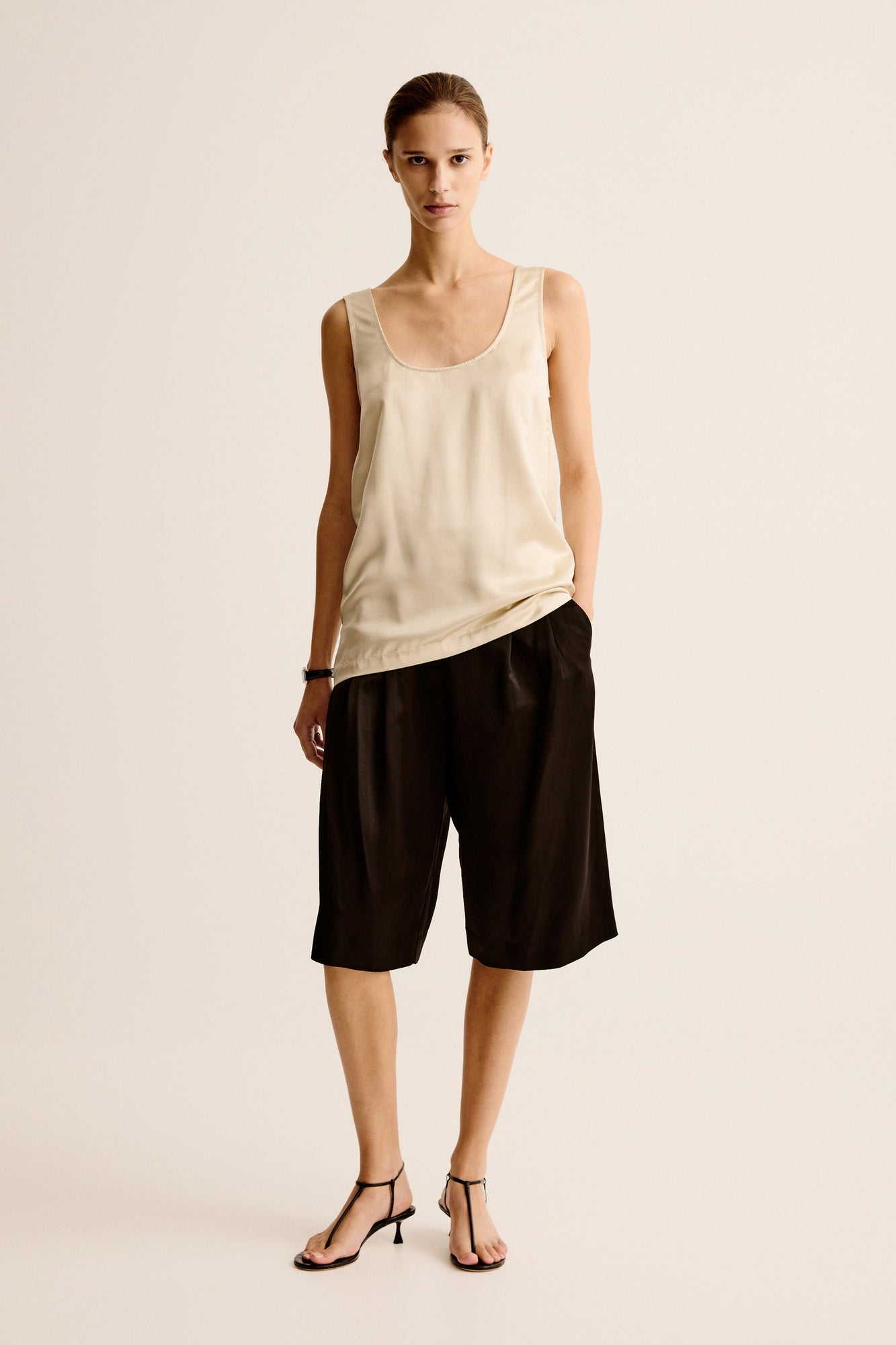 Finesa Tank | Oyster