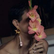 Ziggy Earrings | 18K Gold Plated | Freshwater Pearls/Topaz