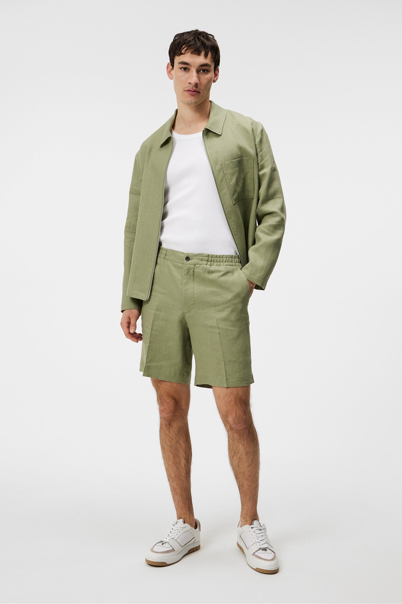 Men | Baron Linen Shorts | Oil Green