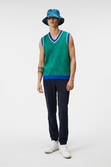 Men | Finely Knitted Vest | Proud Peacock