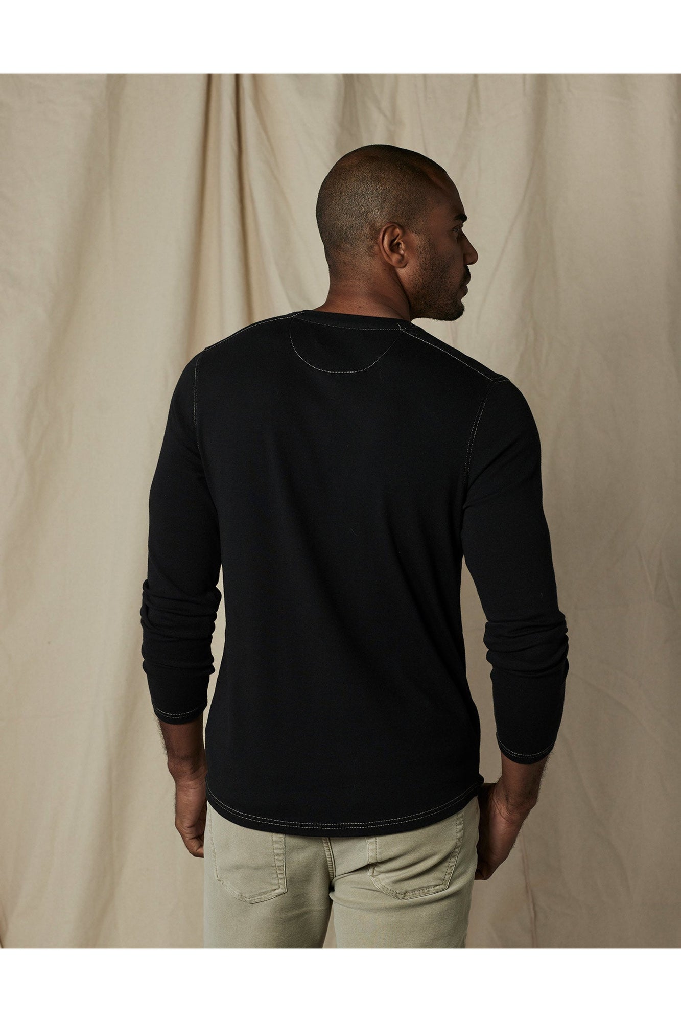 Men | Puremeso Two Button Henley | Black