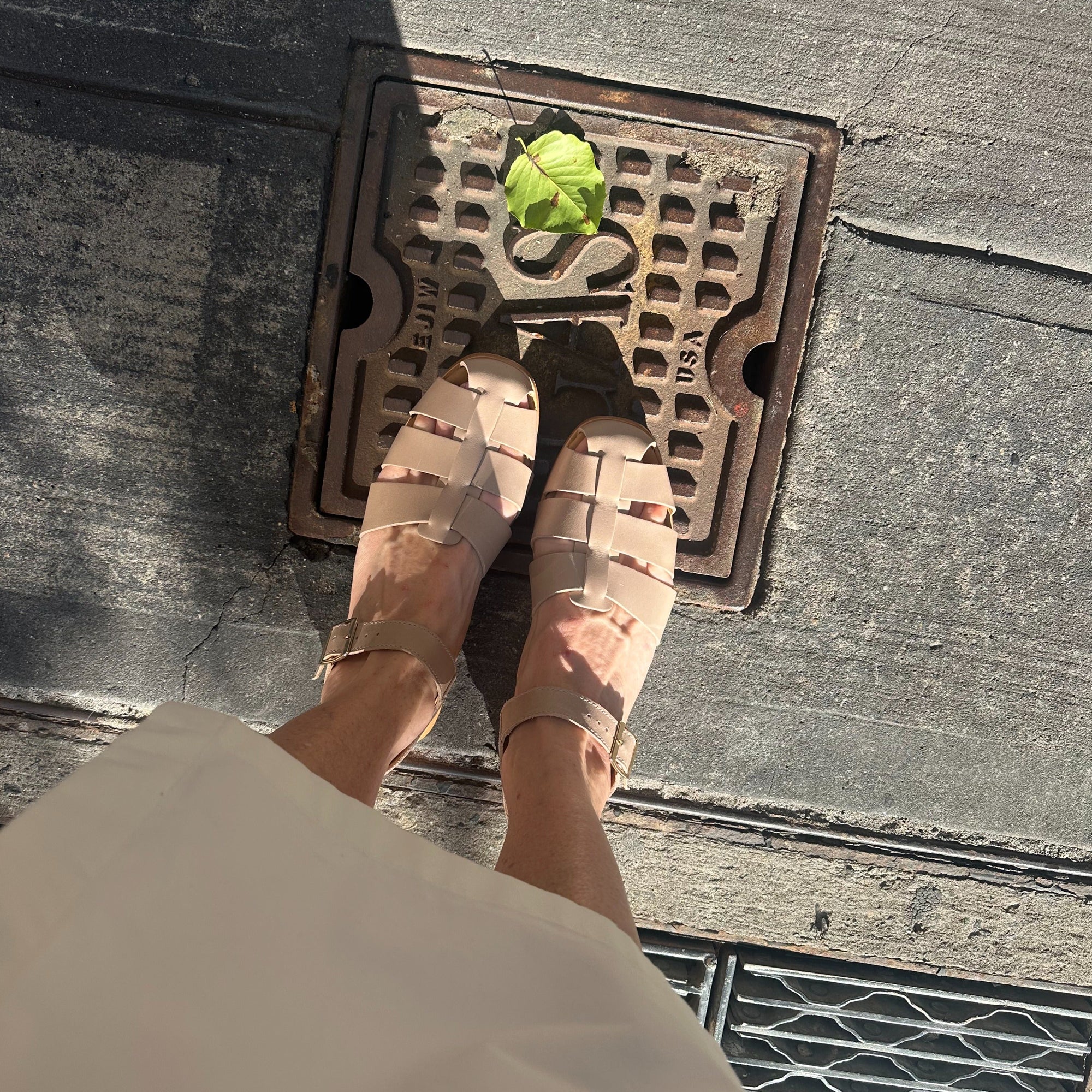 Womens | Mira Fisherman Sandal | Taupe Suede