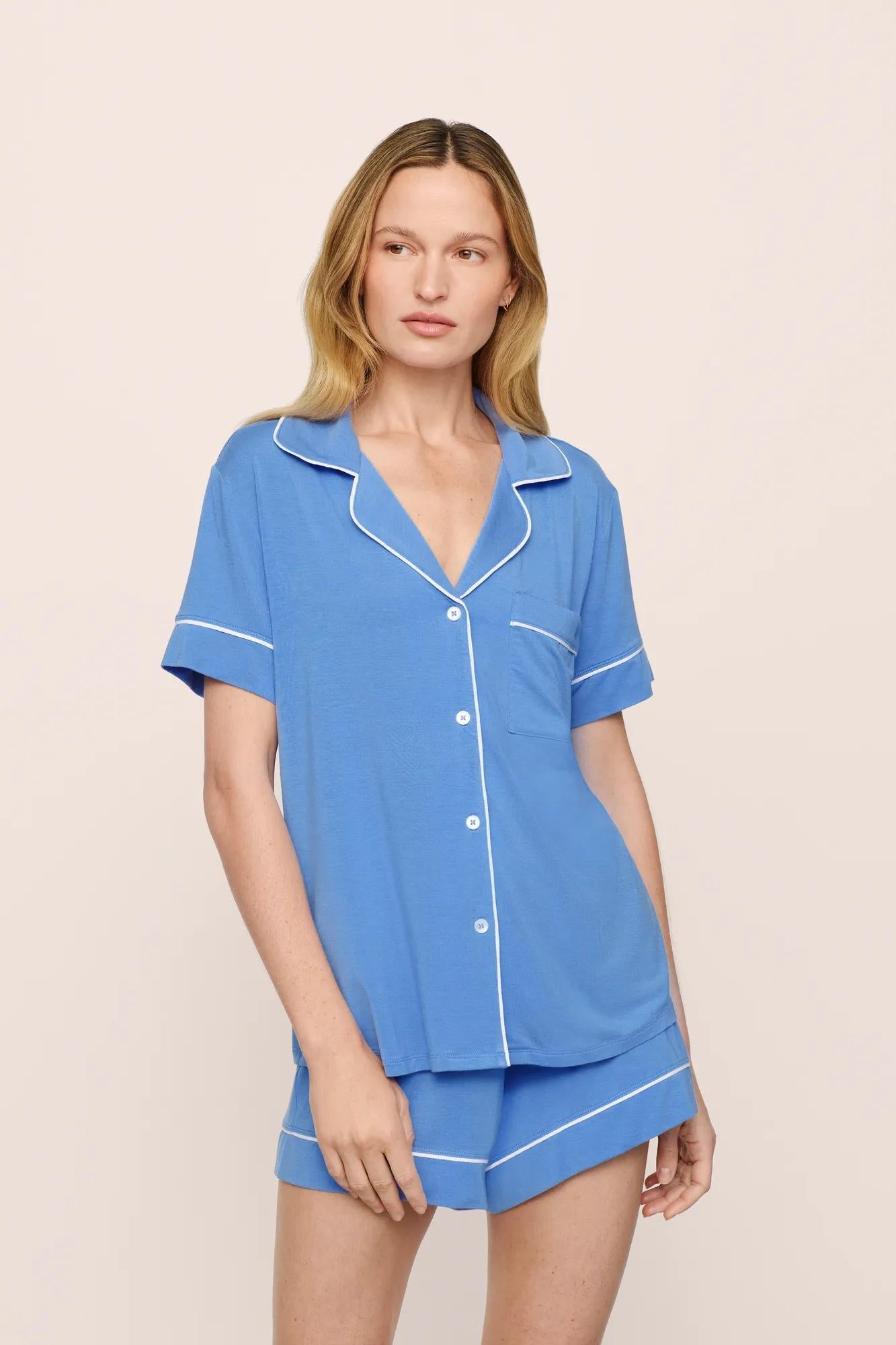 Model is wearing Gisele TENCEL Modal Relaxed Short PJ Set in CornflowerBlue/White