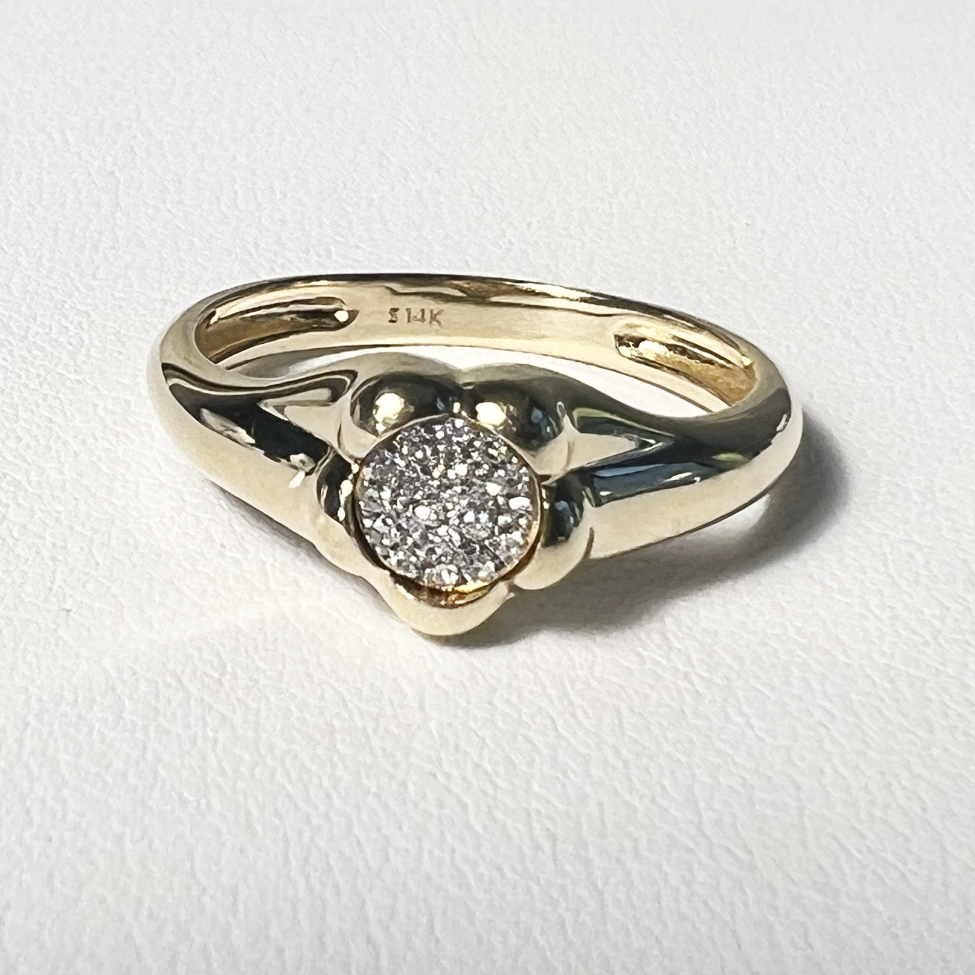Puffy Flower Pave Signet Ring | 14K Yellow Gold | White Diamond