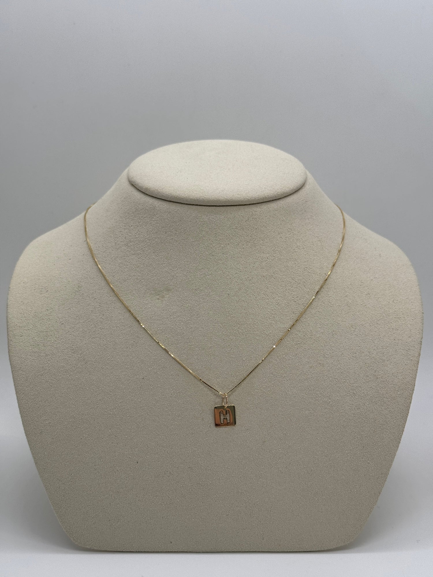 Cut Out Initial Tag Necklace | 10K Yellow Gold