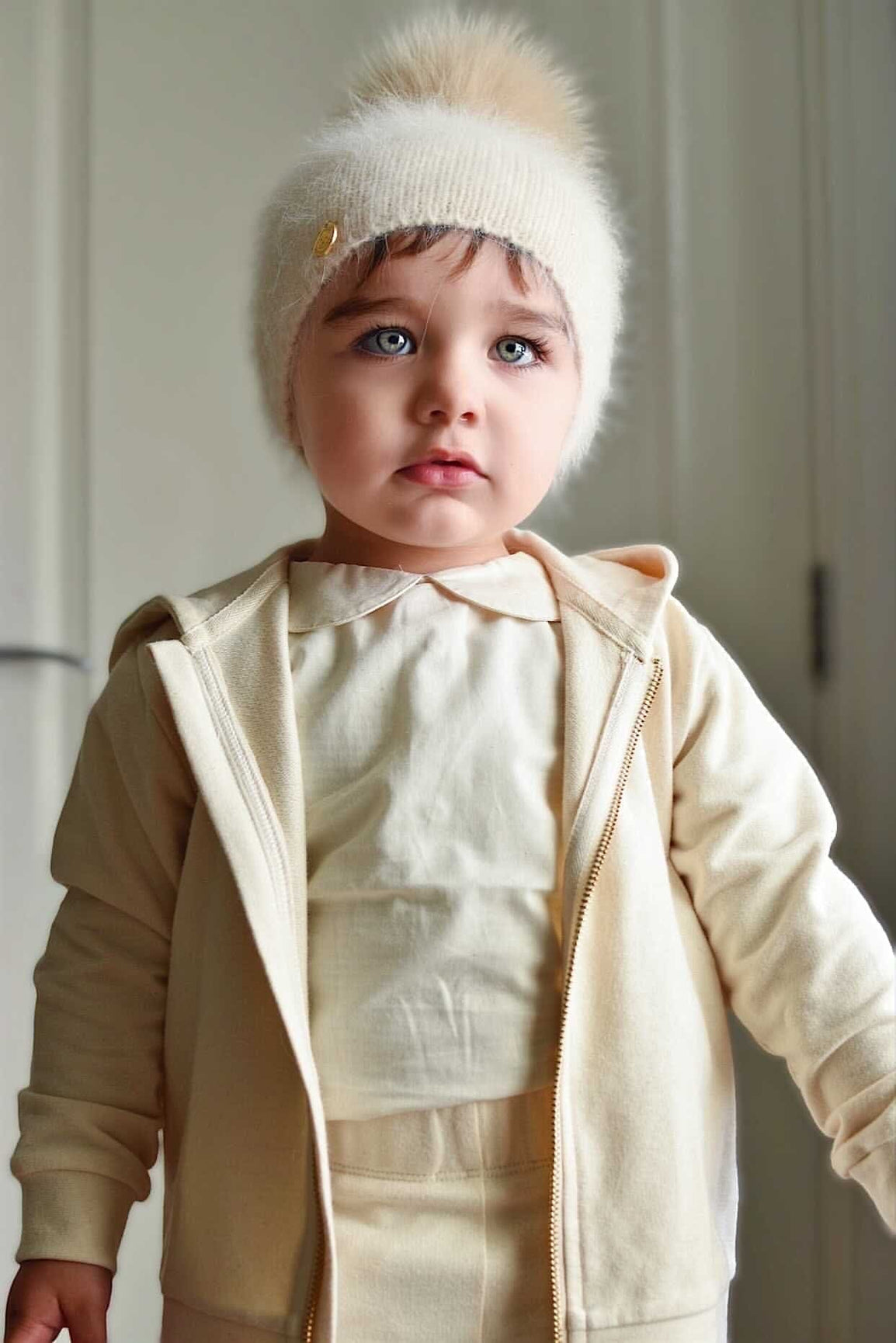 Unisex | Vanya Beige Cashmere Kids' Fox Fur Beanie Hat | Oatmeal