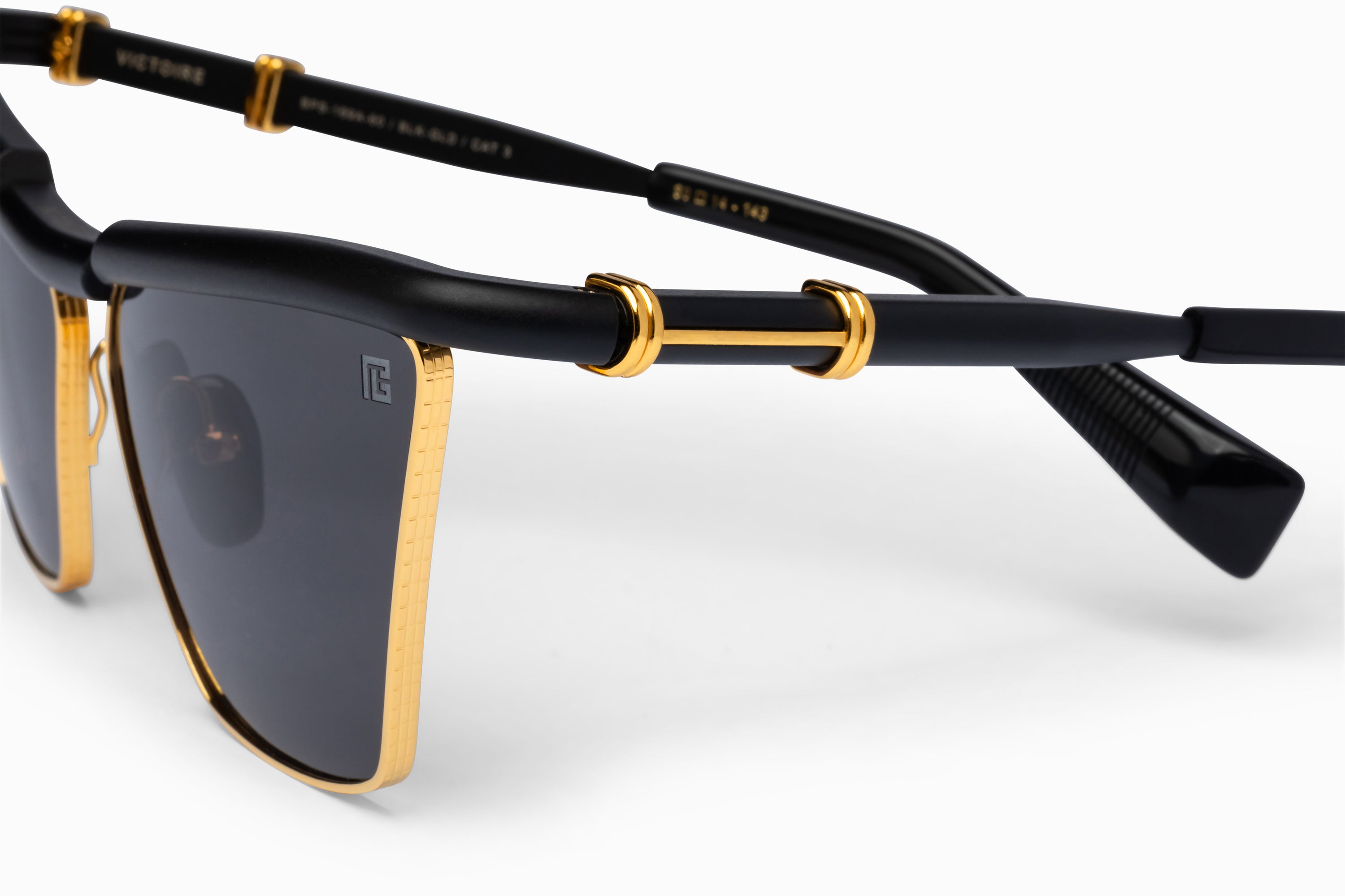 Womens | Victoire Sunglass | Matte Black - Gold - Black | Dark Grey