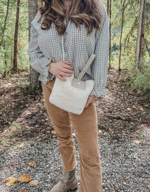 Women | Grande Shearling Pearl Bag | Beige