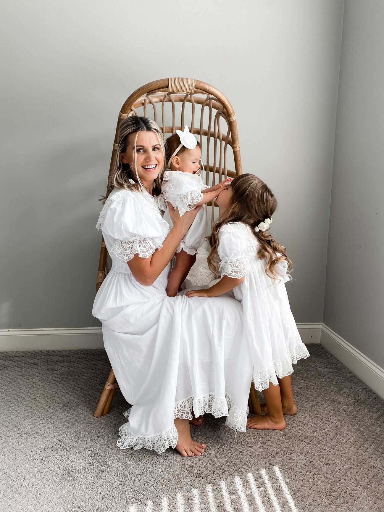 Women | Katherine Embroidered Linen Mom Dress | White