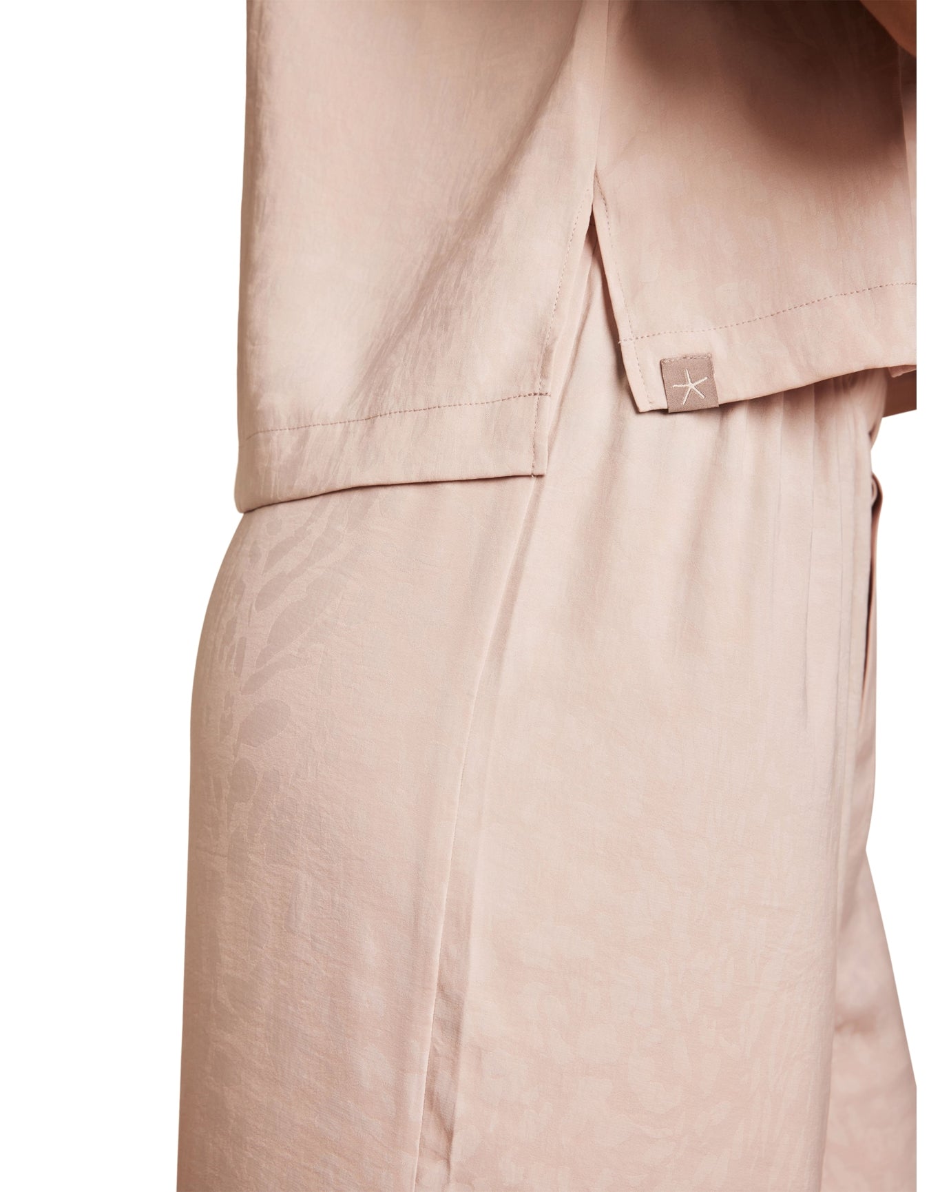 Women | Washed Satin Jacquard Cropped Shirt | Feather