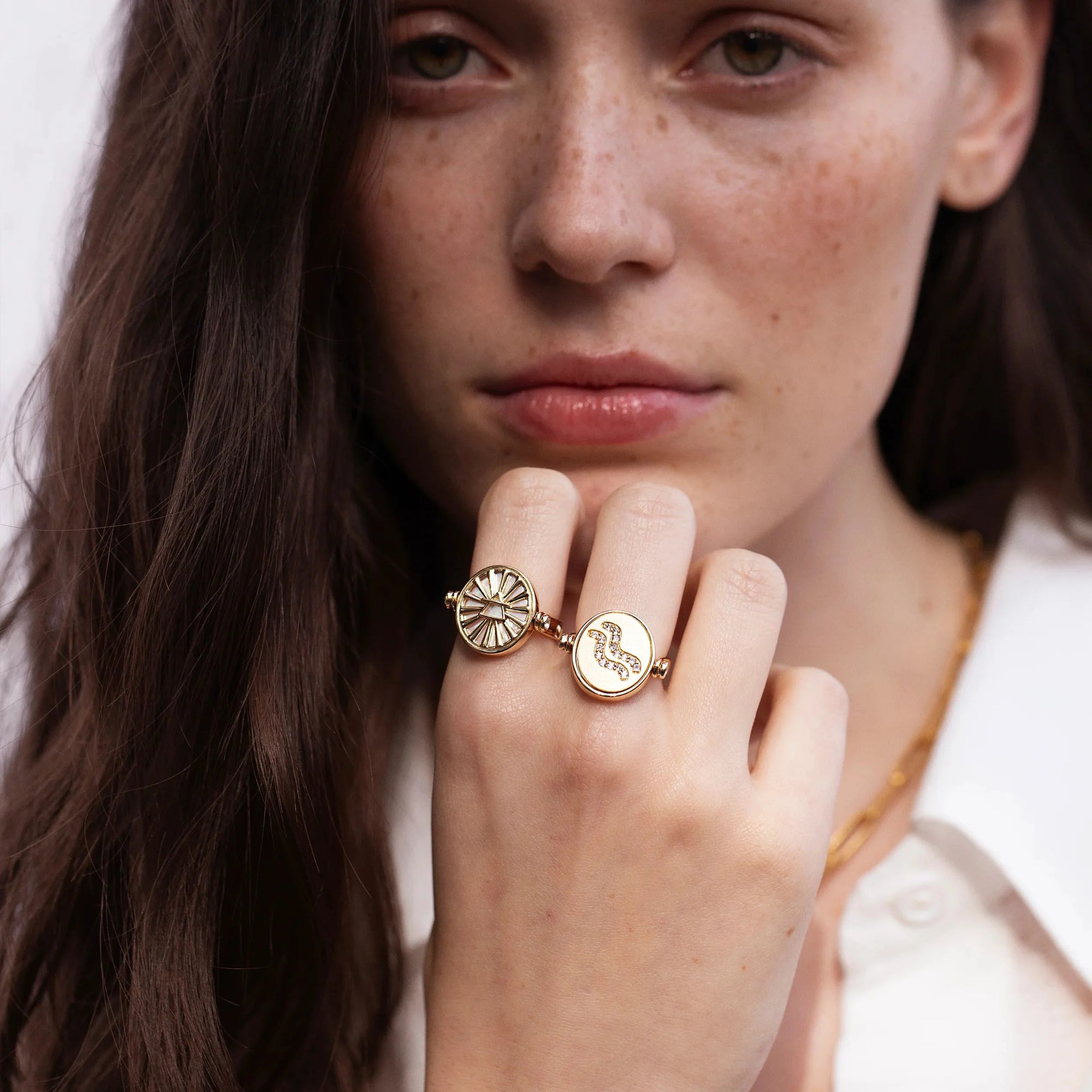 Awe Inspired Rings Aquarius / Air Flip Ring