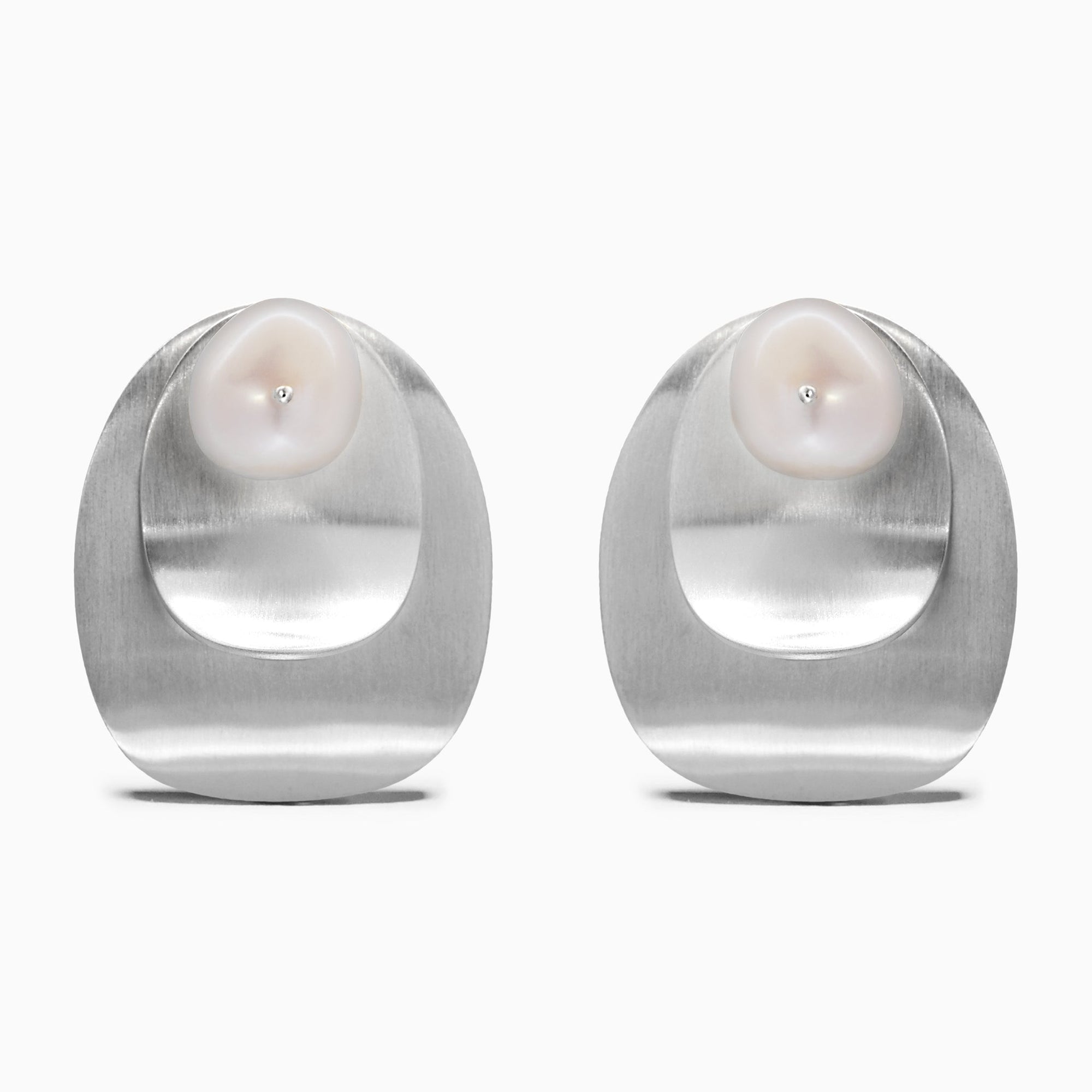 Yoko Earrings | Silver | Freshwater Pearls